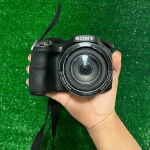 Sony Cyber-shot
20.1MP HD 35x Zoom Tracking:
Digital Camera - Black